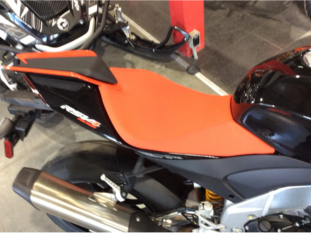 Aprilia Rsv4 Factory 2021 alt