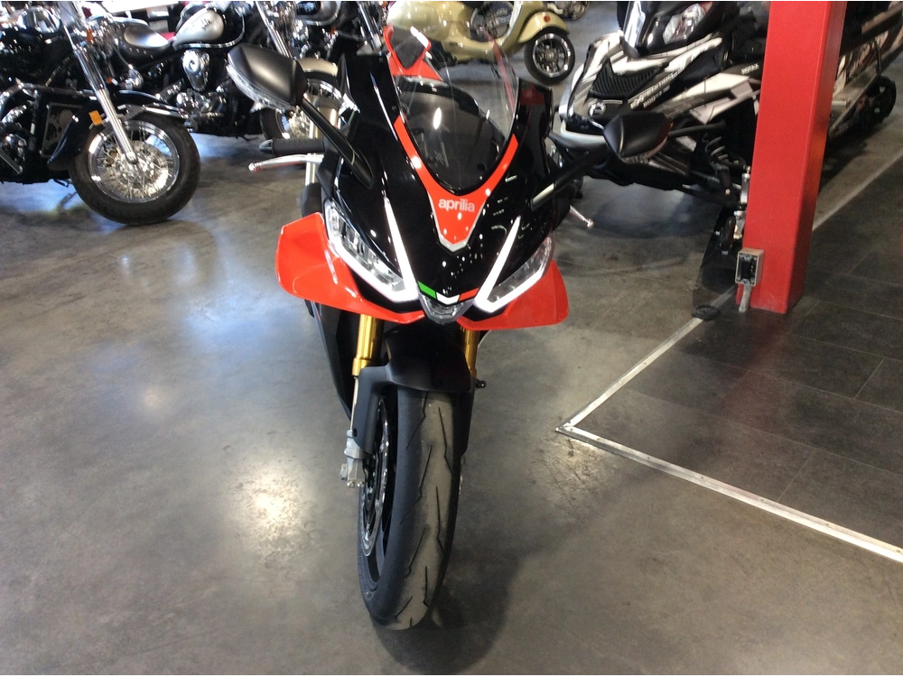 Aprilia Rsv4 Factory 2021 alt