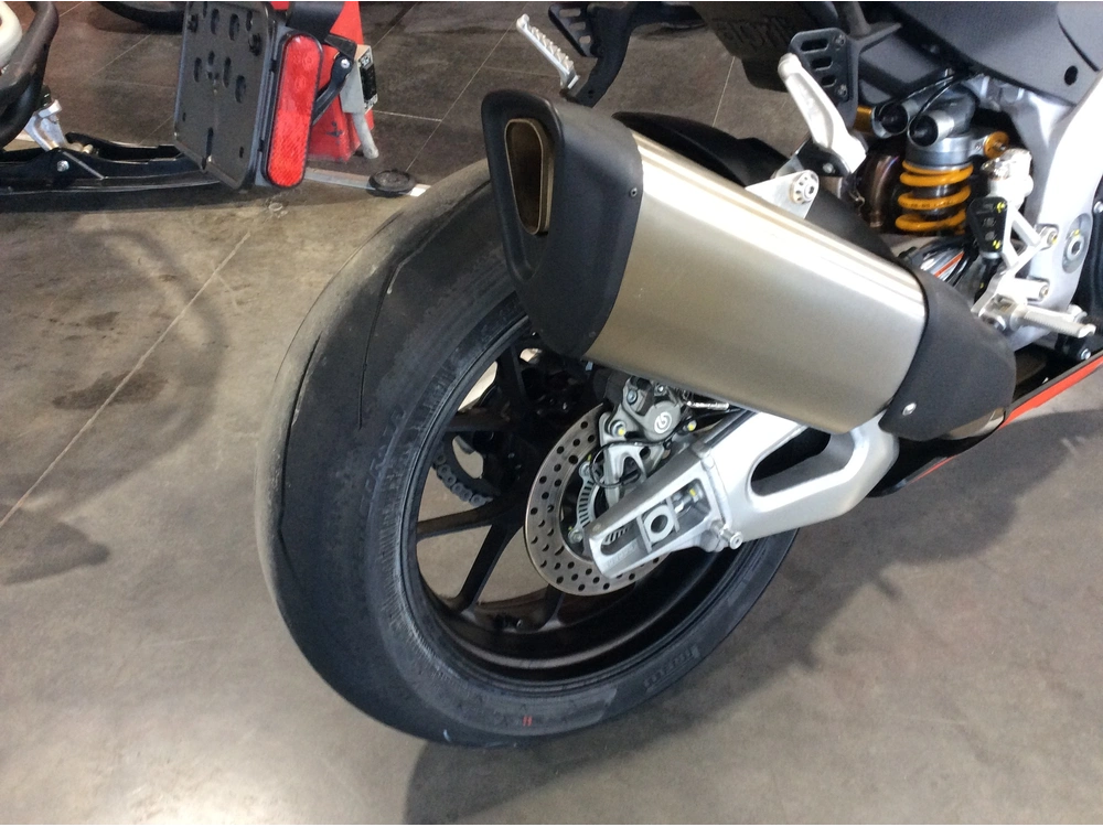 Aprilia Rsv4 Factory 2021 alt