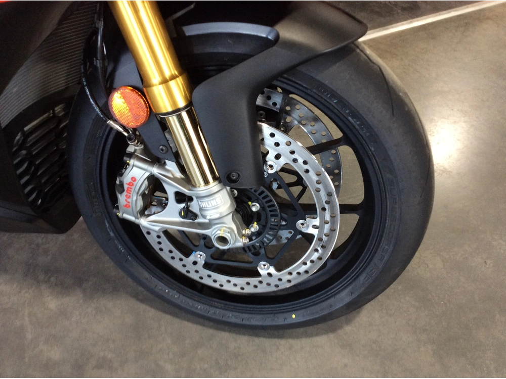 Aprilia Rsv4 Factory 2021 alt