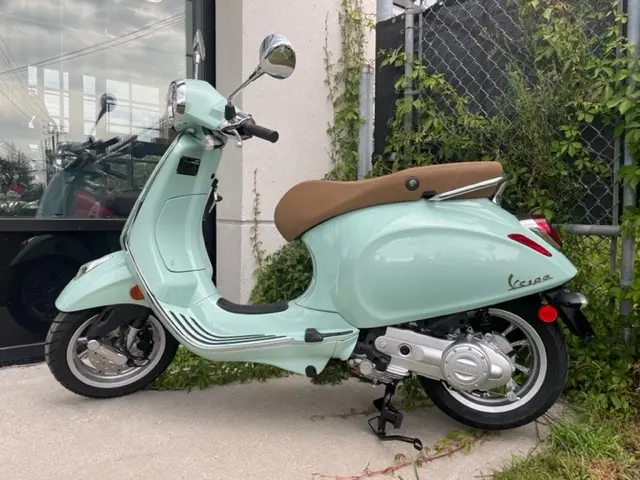 2023 Vespa Primavera 50 iGet