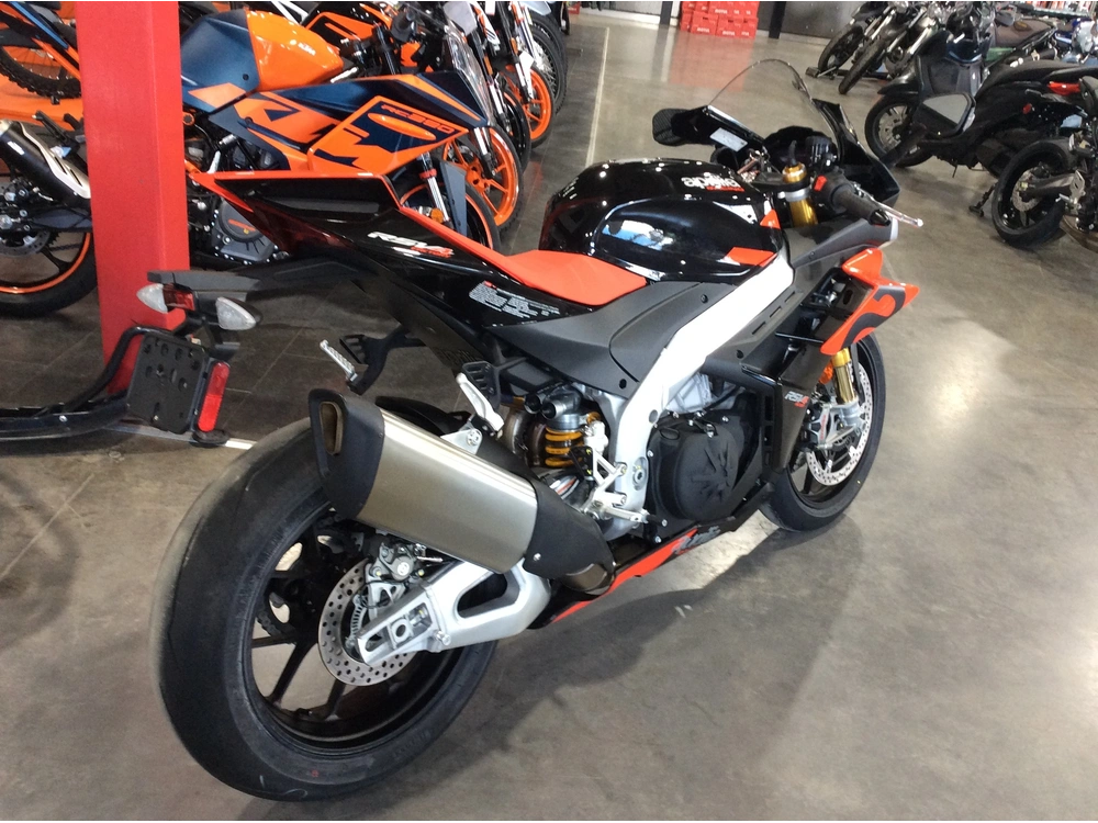 Aprilia Rsv4 Factory 2021 alt
