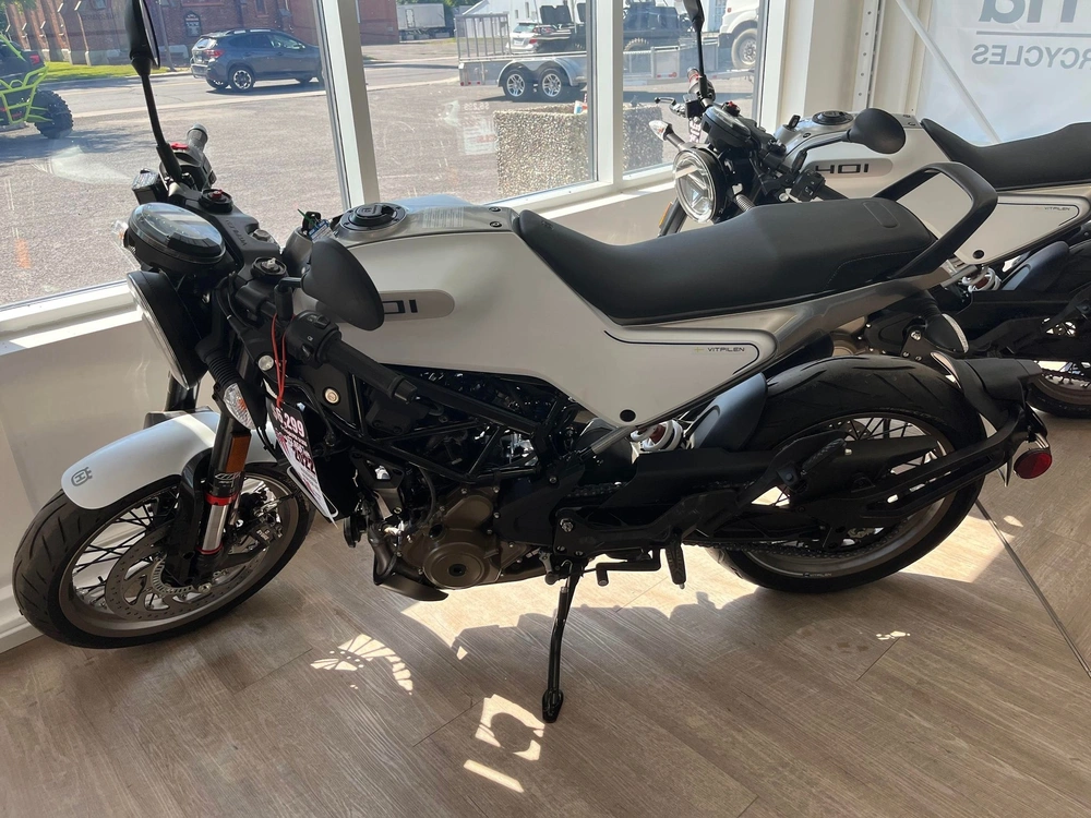 Husqvarna Vitpilen 401 2022 alt