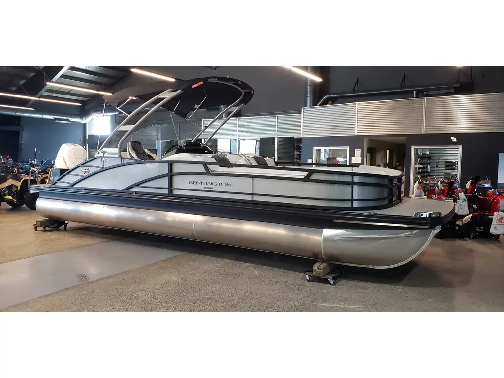 Bennington Marine 25 RSTBA  2023