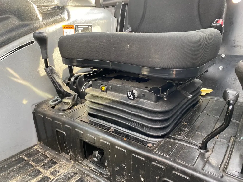 2017 Mahindra 3550 HST