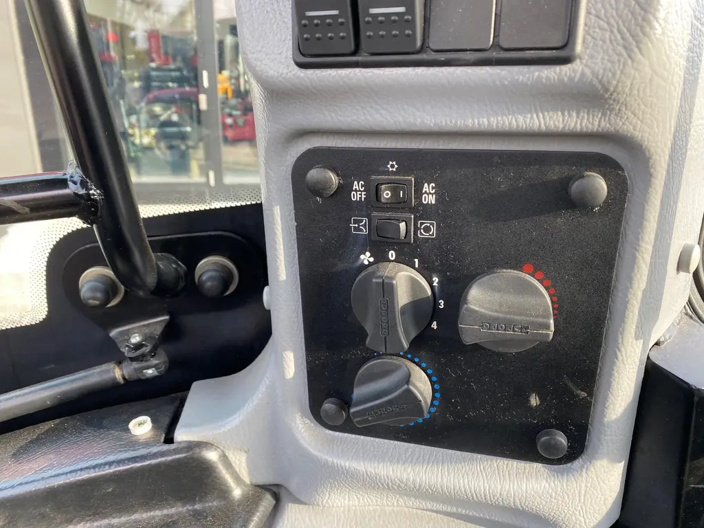 2017 Mahindra 3550 HST