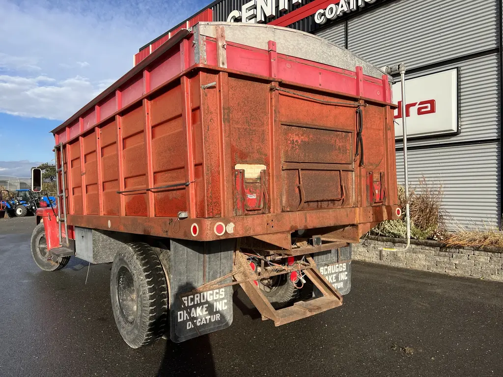 International Harvester LoadStar 1700 1975