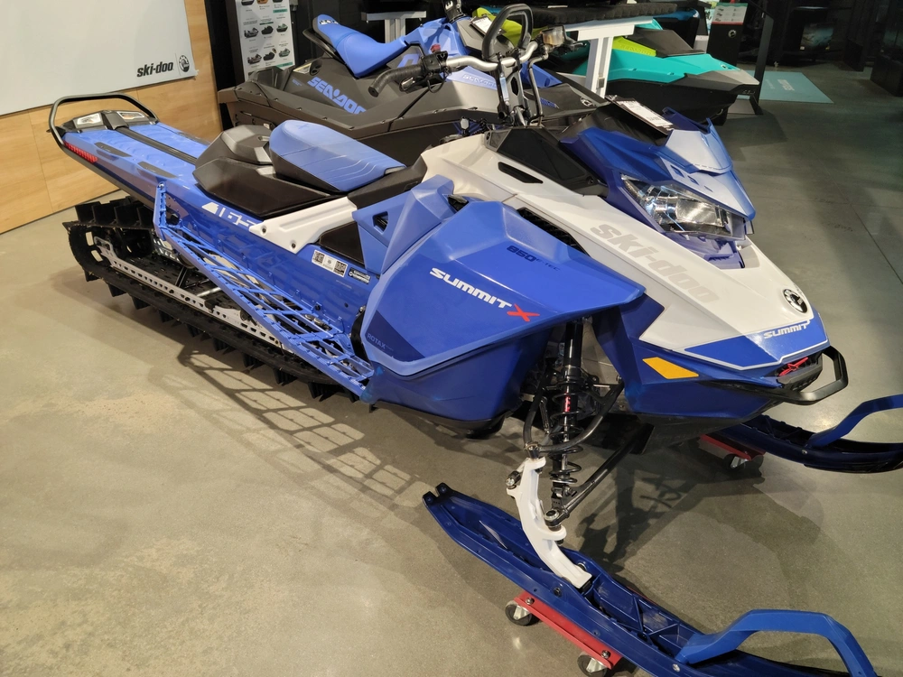 2021 Ski-doo Summit X 165 3" 850 Etec alt