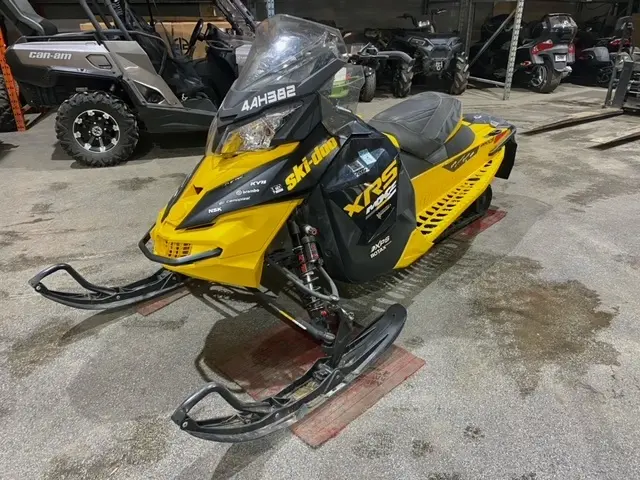 2014 Ski-Doo MXZ XRS 800R SAVE $1495 RABAIS