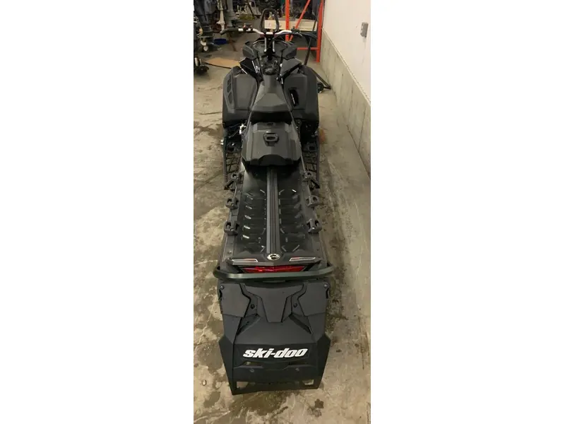 2018 Ski-Doo Summit 850 165