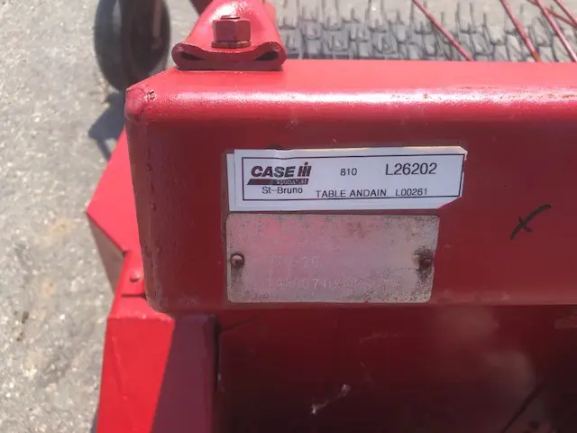 2000 Case IH 810