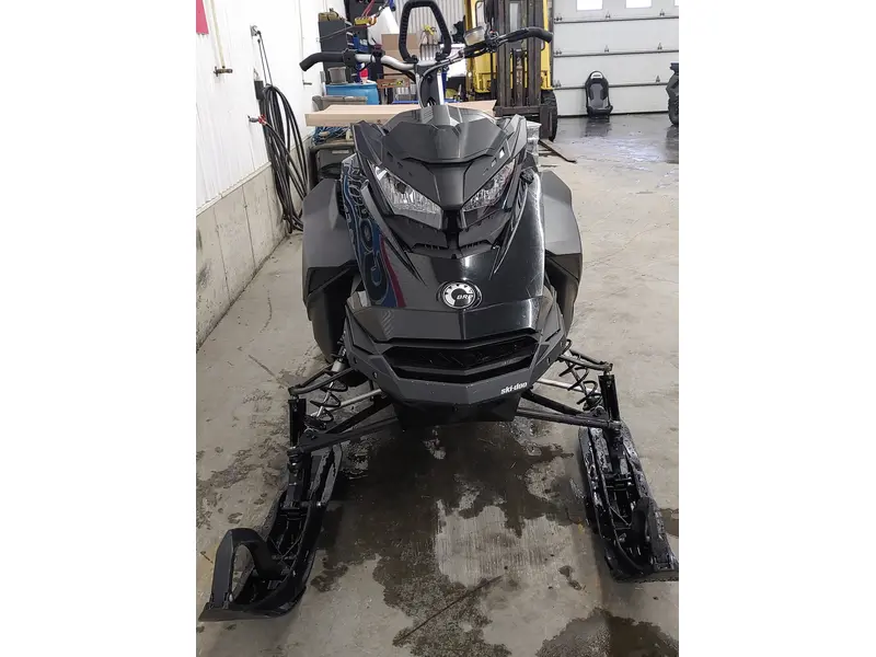 2018 Ski-Doo Summit SP 850 E-TEC