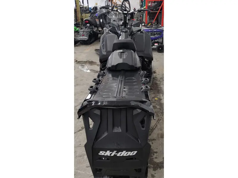 2018 Ski-Doo Summit SP 850 E-TEC