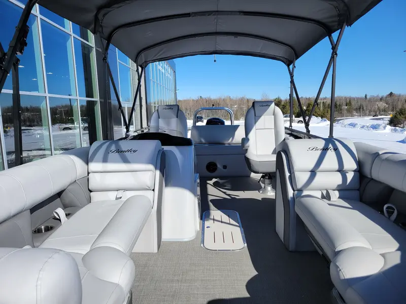 2023 Bentley Elite 223 Swingback Dual Capitain