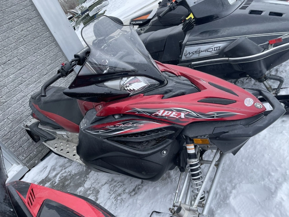 2011 Yamaha Apex alt