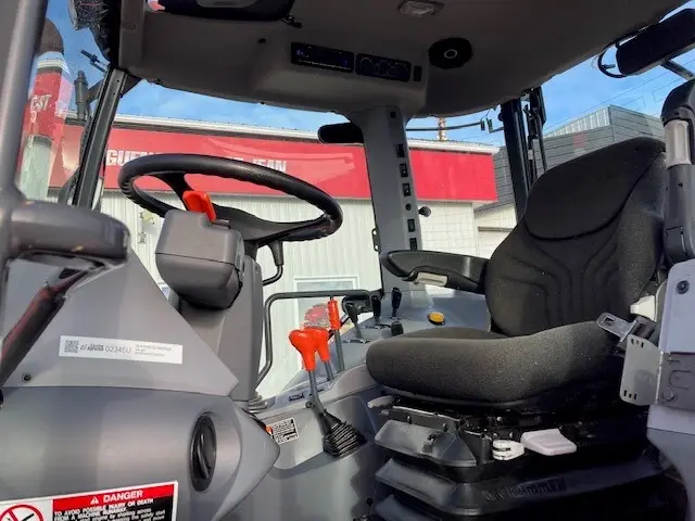 2016 Kubota M5-091