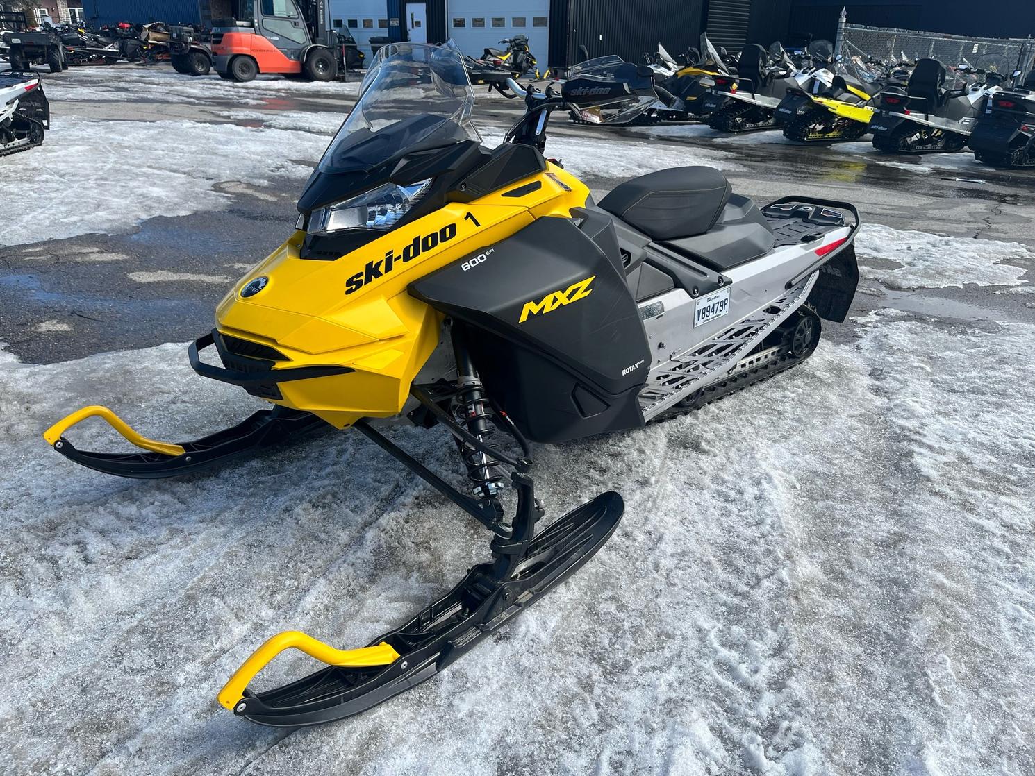 2023 Ski-Doo MXZ 600 EFI 