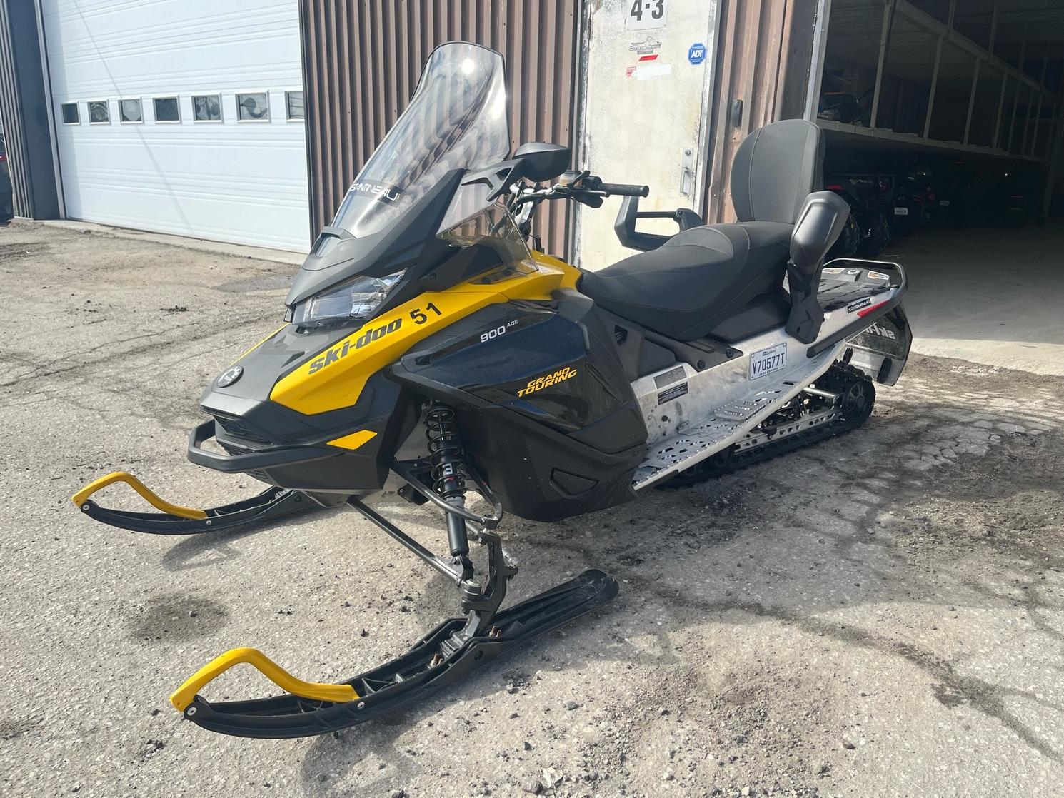 SkiDoo Grand Touring Sport 900 ACE 2023 d'occasion à MontLaurier