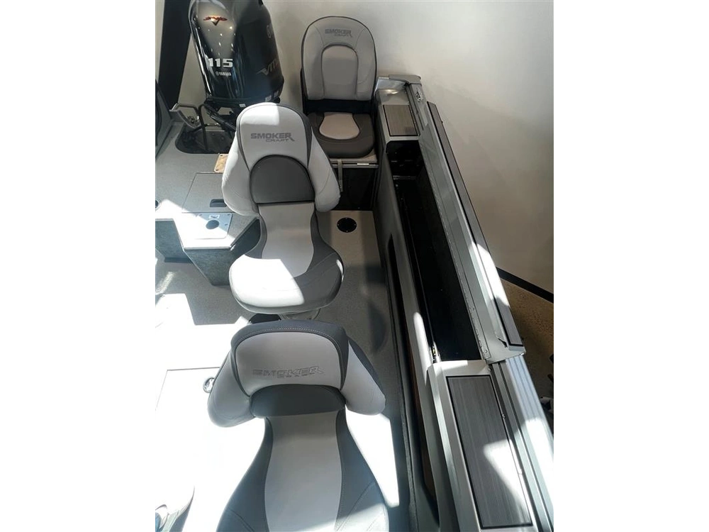 2023 Smoker-craft Ultima 172 alt