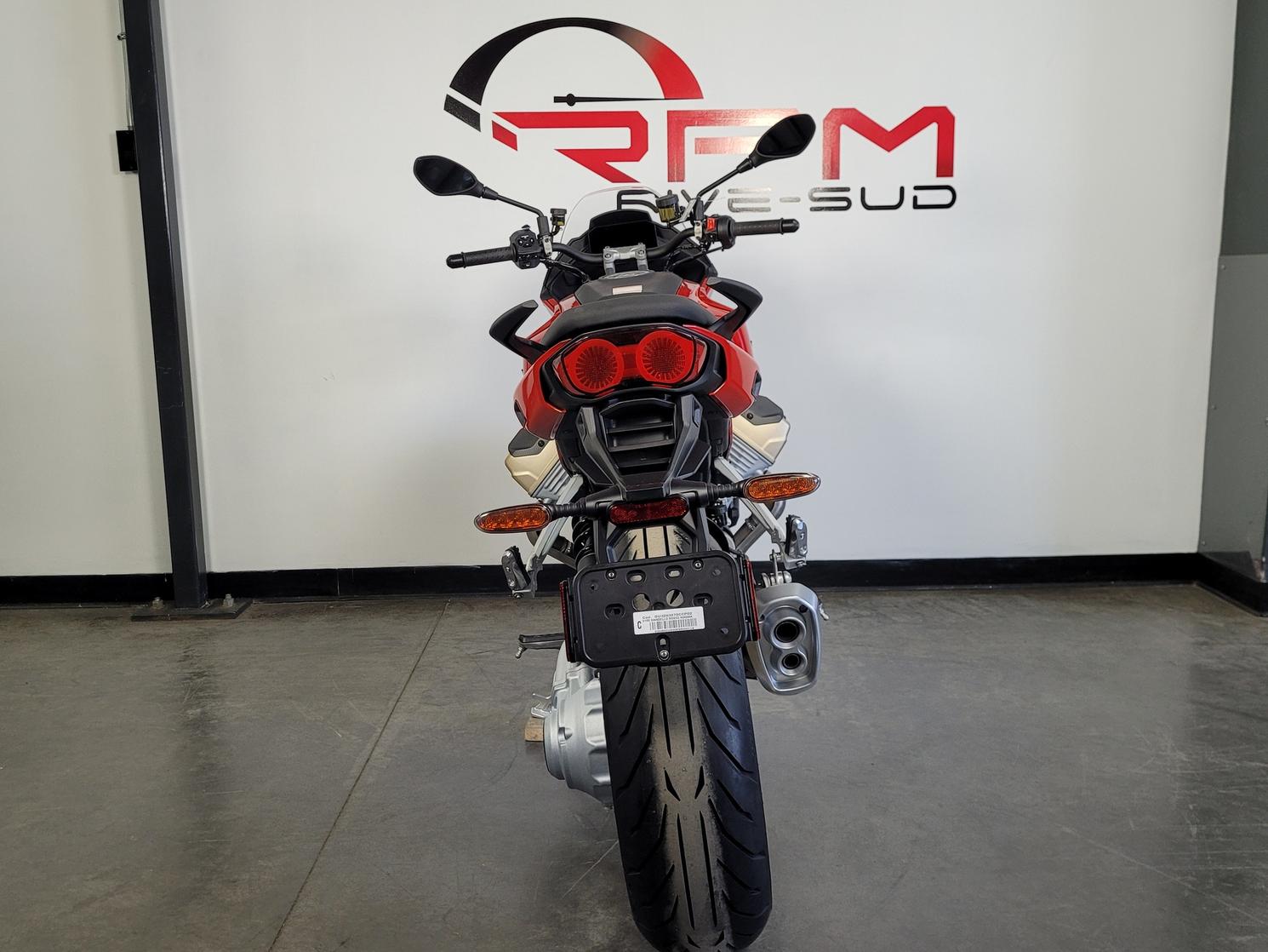 New 2023 Moto Guzzi V100 MANDELLO in Lévis - RPM Rive-Sud