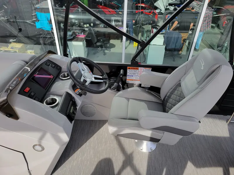 2023 Bennington 23 SX Swingback