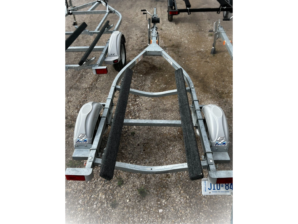 2011 Ez Loader 125 Pwc Trailer alt