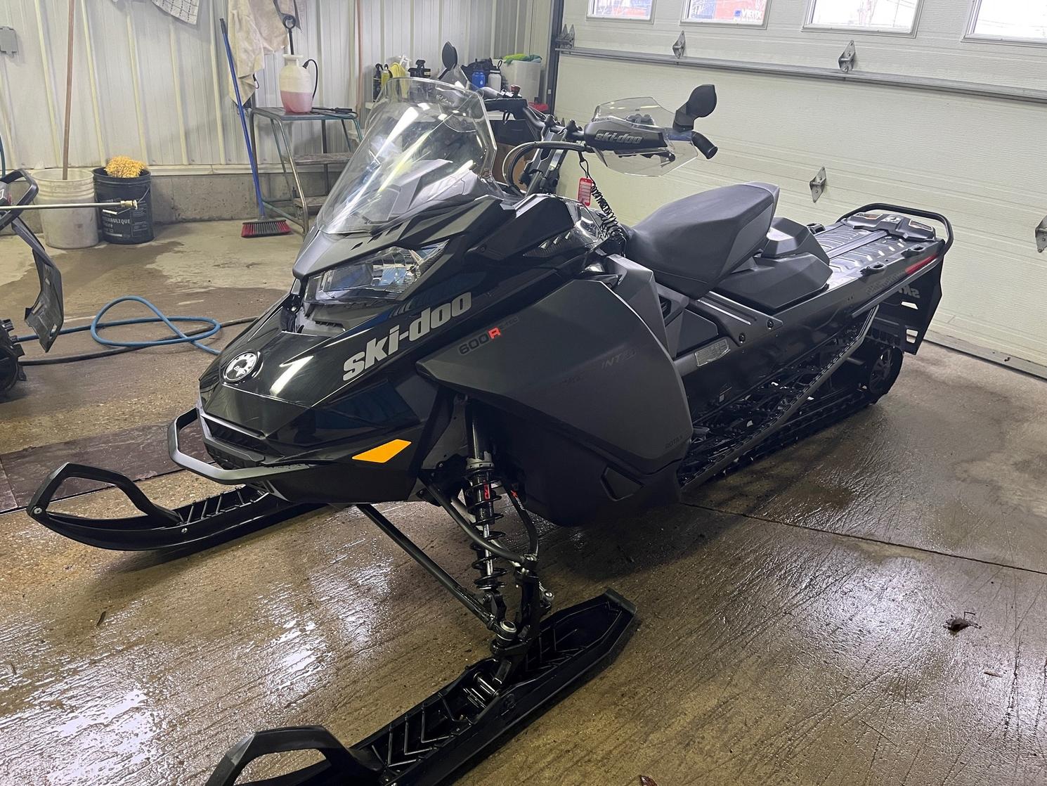 2023 Ski-Doo Backcountry 600R Etec