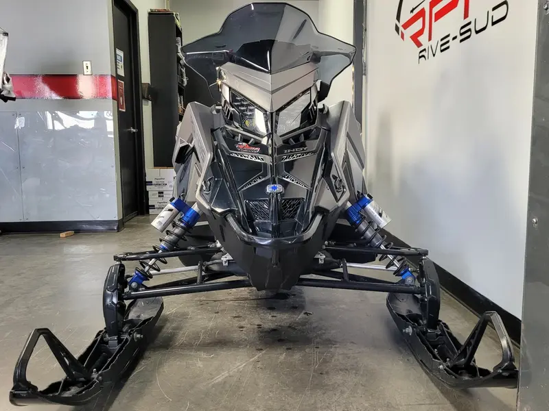 2022 Polaris 650 INDY VR1 129 DÉMO