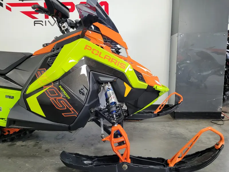 2023 Polaris 850 INDY PATRIOT BOOST VR1 137 DÉMO