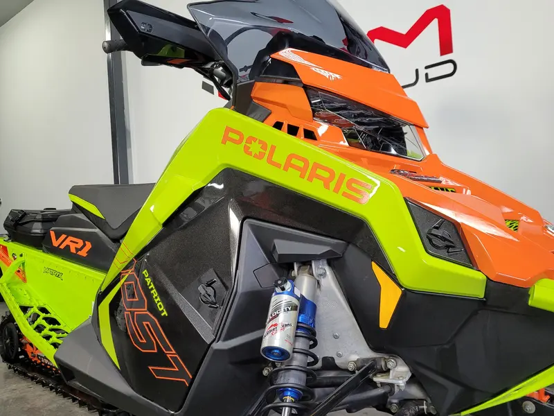 2023 Polaris 850 INDY PATRIOT BOOST VR1 137 DÉMO