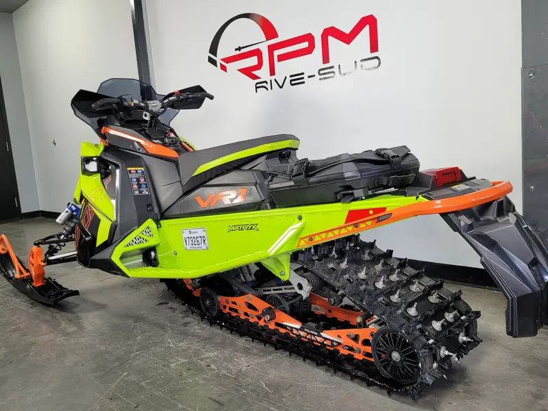 2023 Polaris 850 INDY PATRIOT BOOST VR1 137 DÉMO