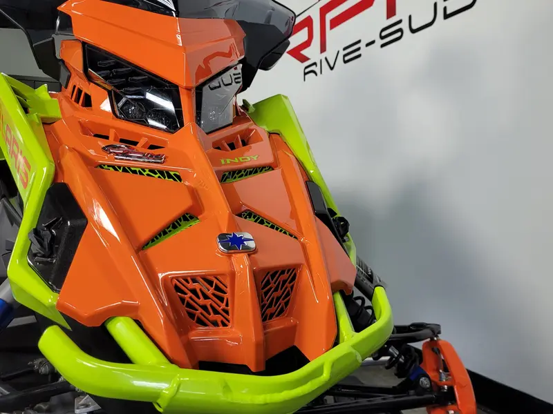 2023 Polaris 850 INDY PATRIOT BOOST VR1 137 DÉMO