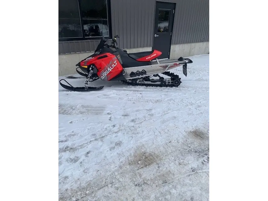 2014 Polaris switchback assault 144 / 600