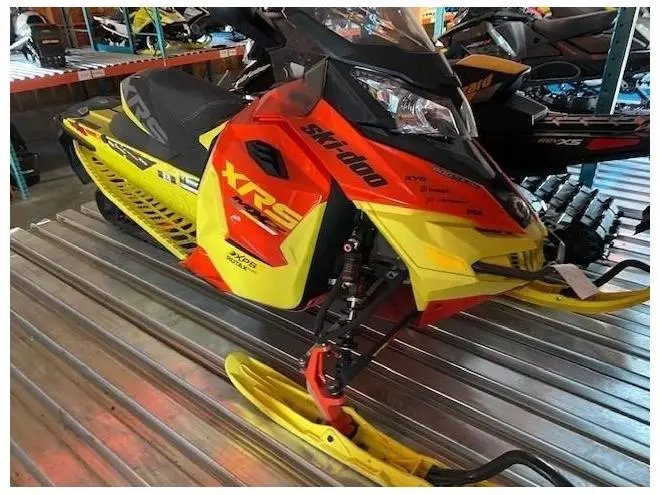 2016 Ski-Doo MXZ XRS 800