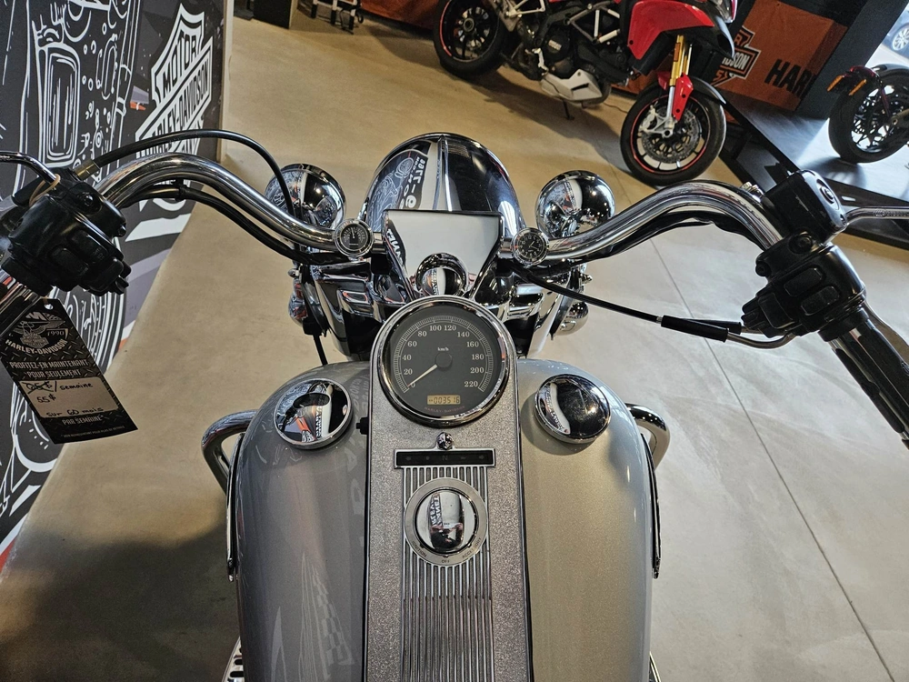 Harley-davidson Road King Classic Flhrc Phares Au Led 2007 alt