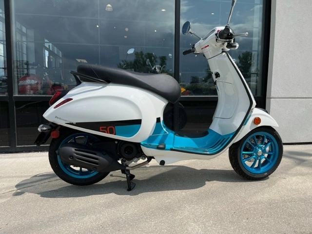 Vespa Primavera 50 2023 alt