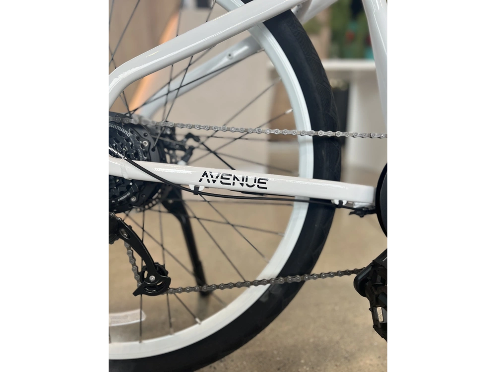 2022 Pedego 48v 14ah Avenue Step-thru 28" alt
