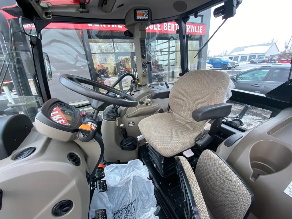 Case IH Farmall 105C 2018