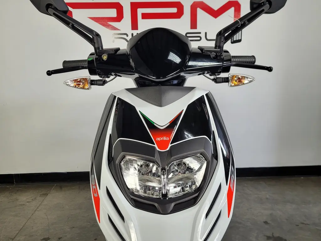 New 2023 APRILIA SR 50 MT MOTARD in Lévis - RPM Rive-Sud