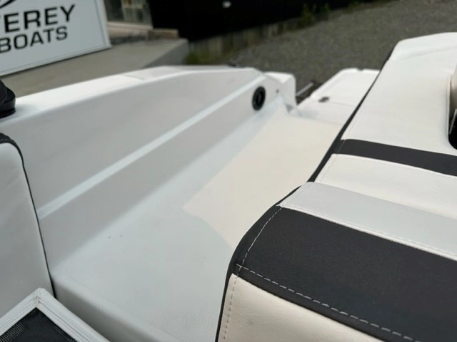 Monterey Boats 238ss Inboard Mercury 6.2l 2024 alt