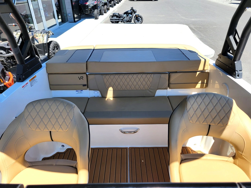 Bayliner Vr4 2023 alt