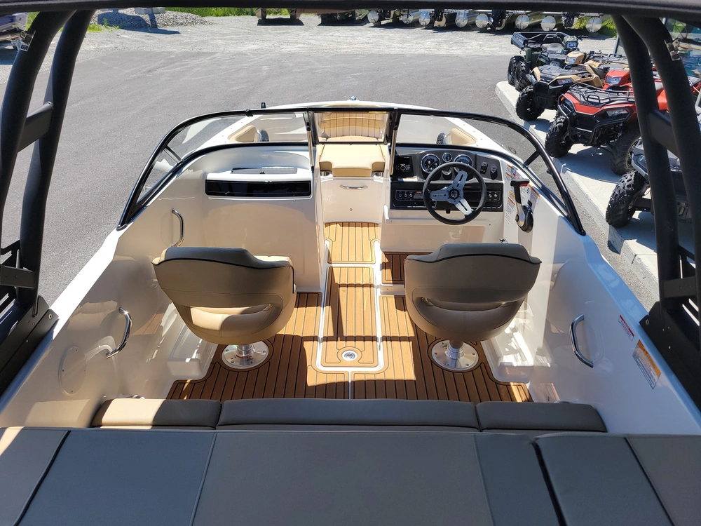 Bayliner Vr4 2023 alt