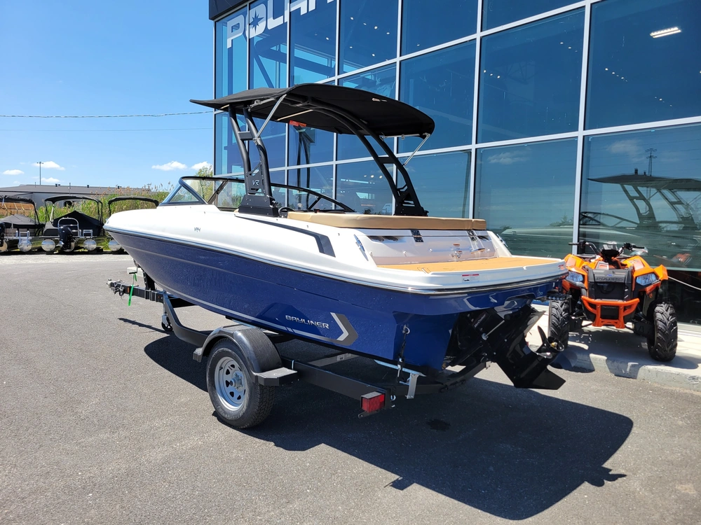 Bayliner Vr4 2023 alt