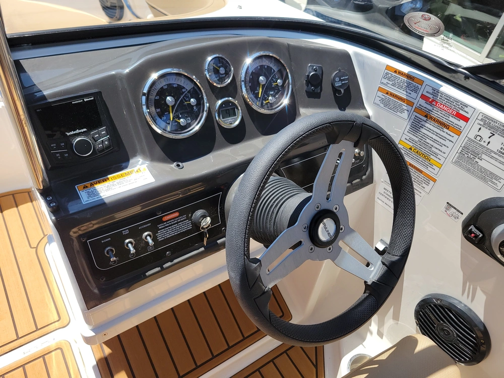 Bayliner Vr4 2023 alt