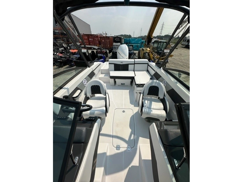 Monterey Boats M225 Bowrider Mercury Ob 250hp V8 2024 alt