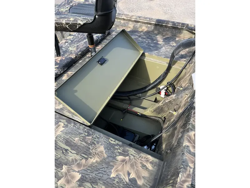 2024 Crestliner JON RETREIVER 1660 CAMOUFLAGE jet boat 40