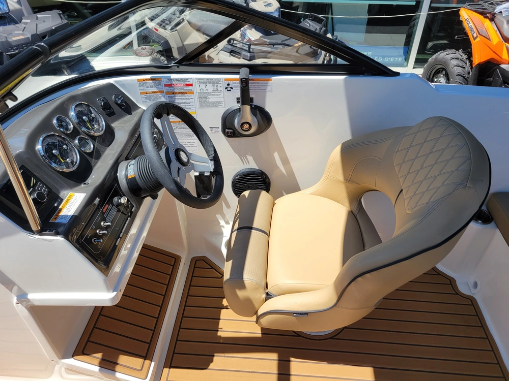 Bayliner Vr4 2023 alt