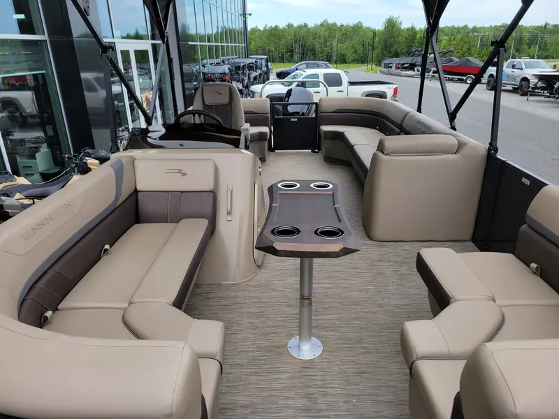 2024 Bennington 21 SX Stern Radius