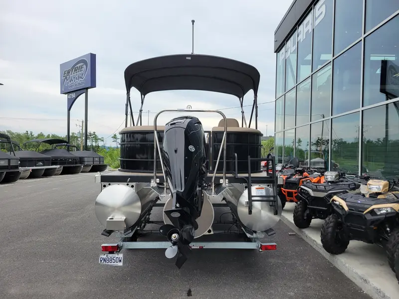 2024 Bennington 21 SX Stern Radius