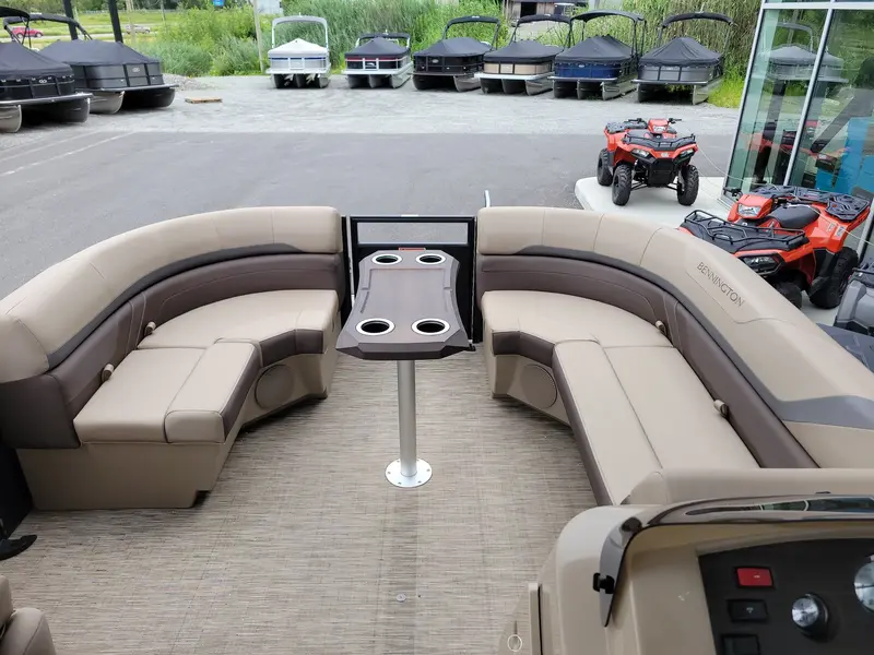 2024 Bennington 21 SX Stern Radius